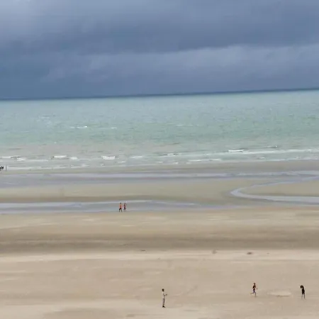 아파트 By The Sea In Belgium With Balcony, Cleaning Included